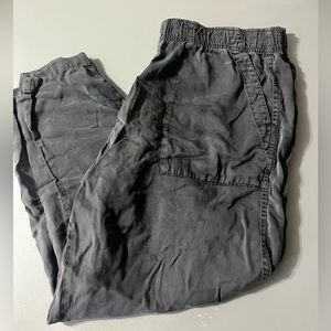 🎉3/$15 or 5/$20🎉 Gray Gap Pants
